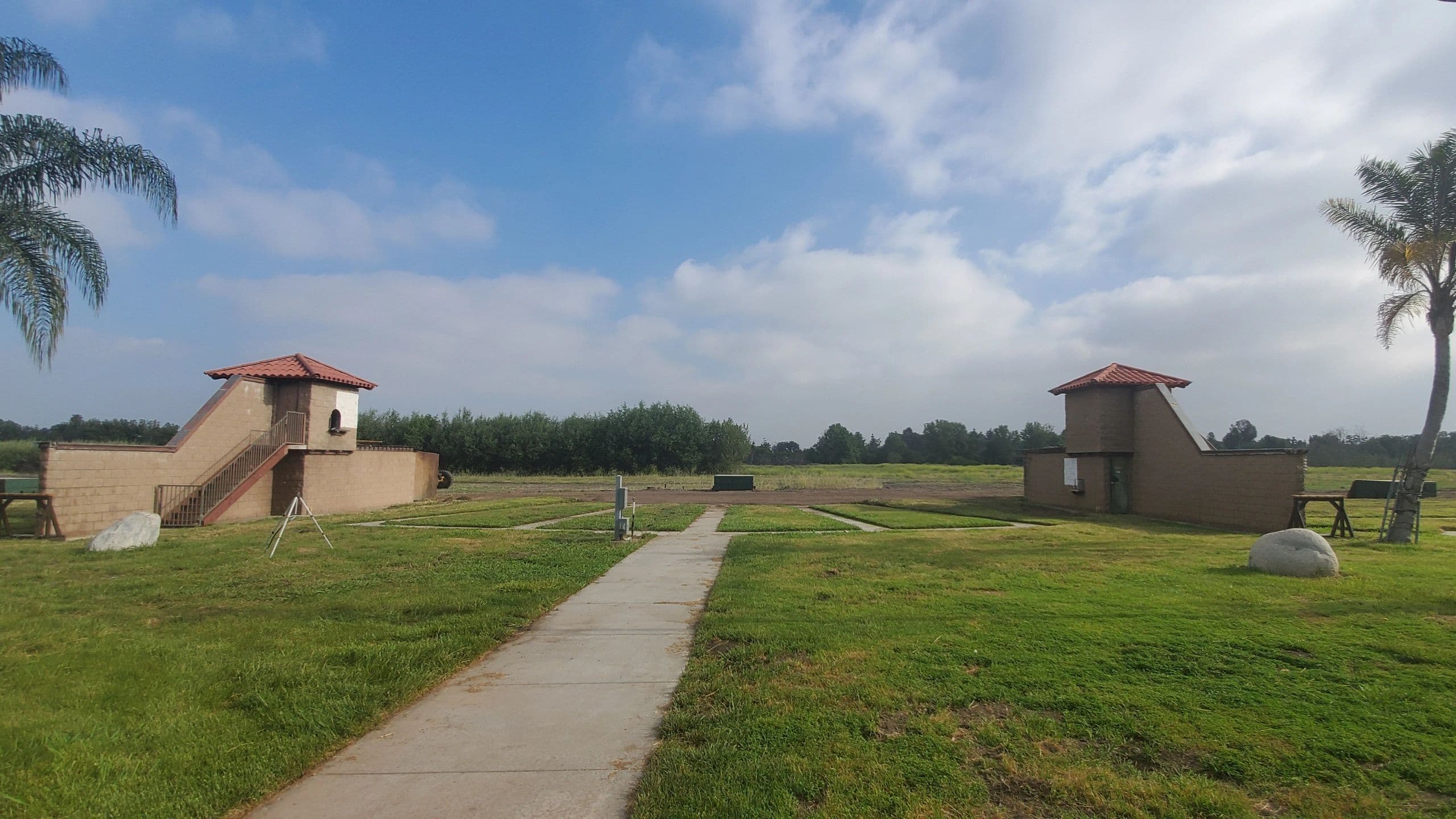 LA Clays Shooting Park logo