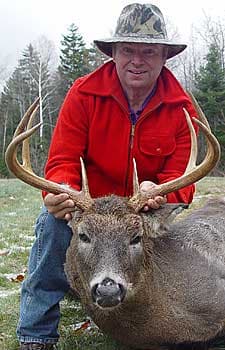 Maine Hunting Guides logo