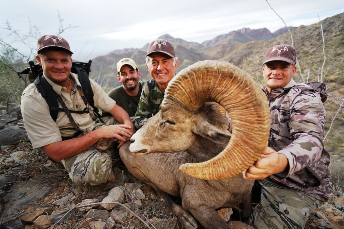 Whitaker Brothers Hunting logo