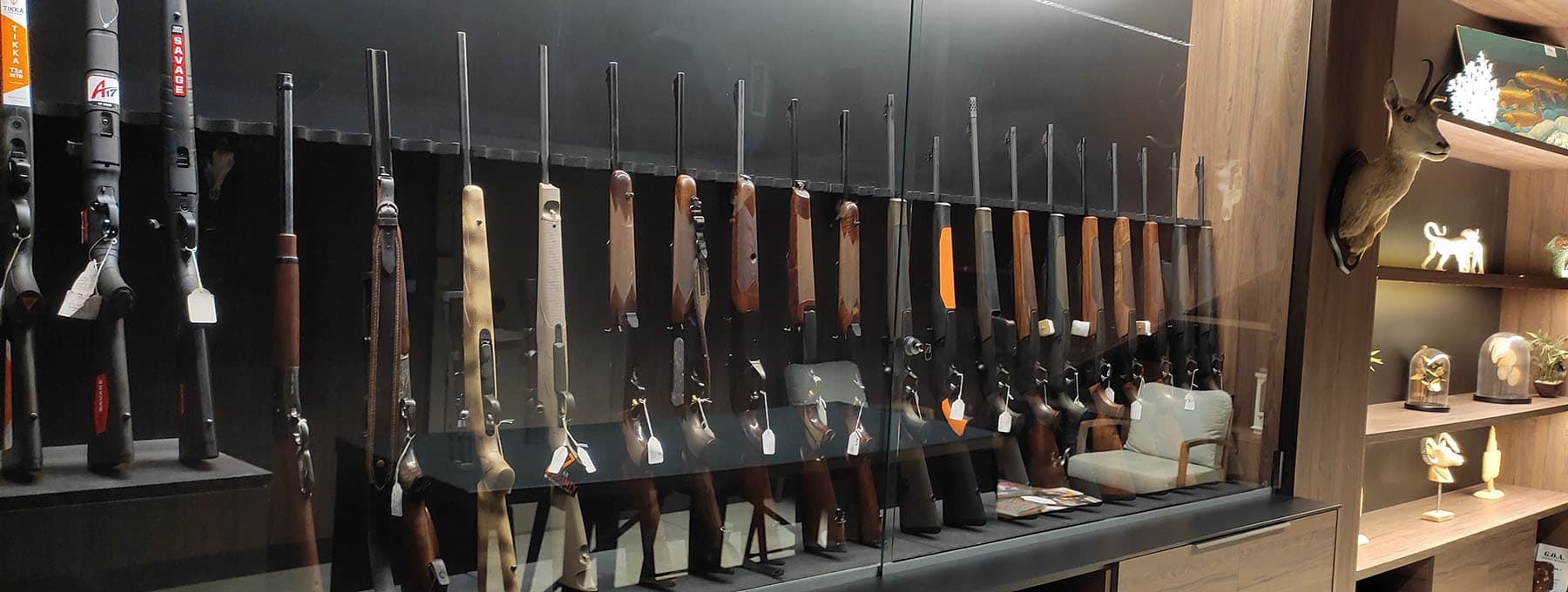 Gun Mall Center logo