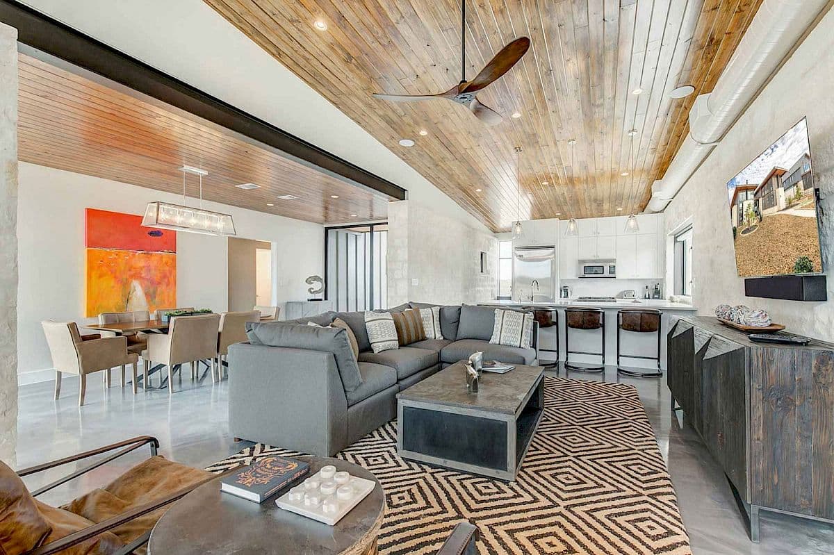 Rough Creek Lodge logo