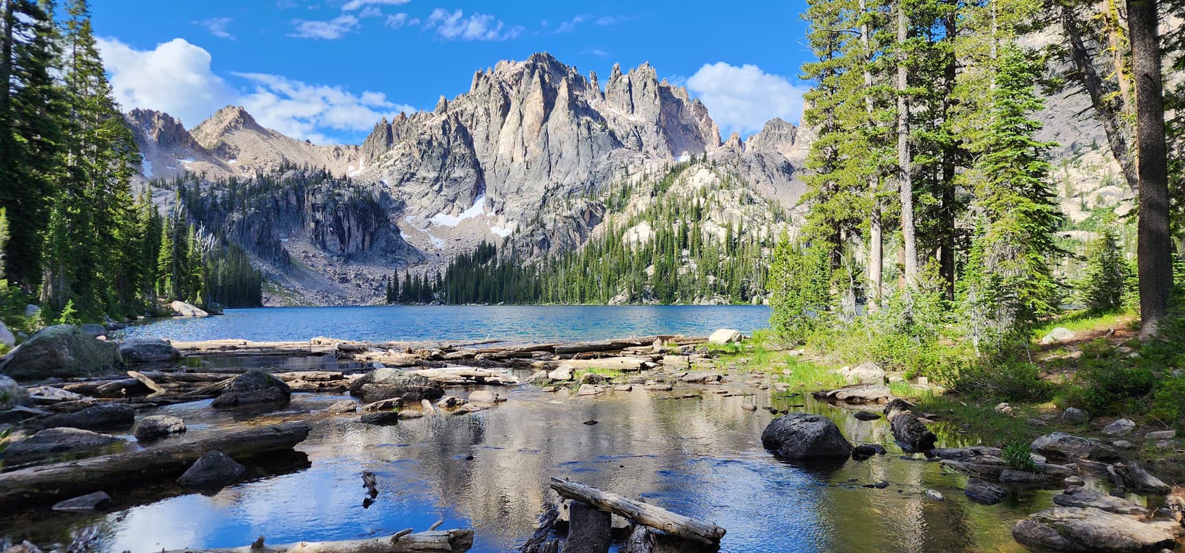 Sawtooth Wilderness Outfitters logo