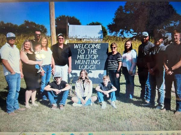 Hilltop Hunting Lodge logo